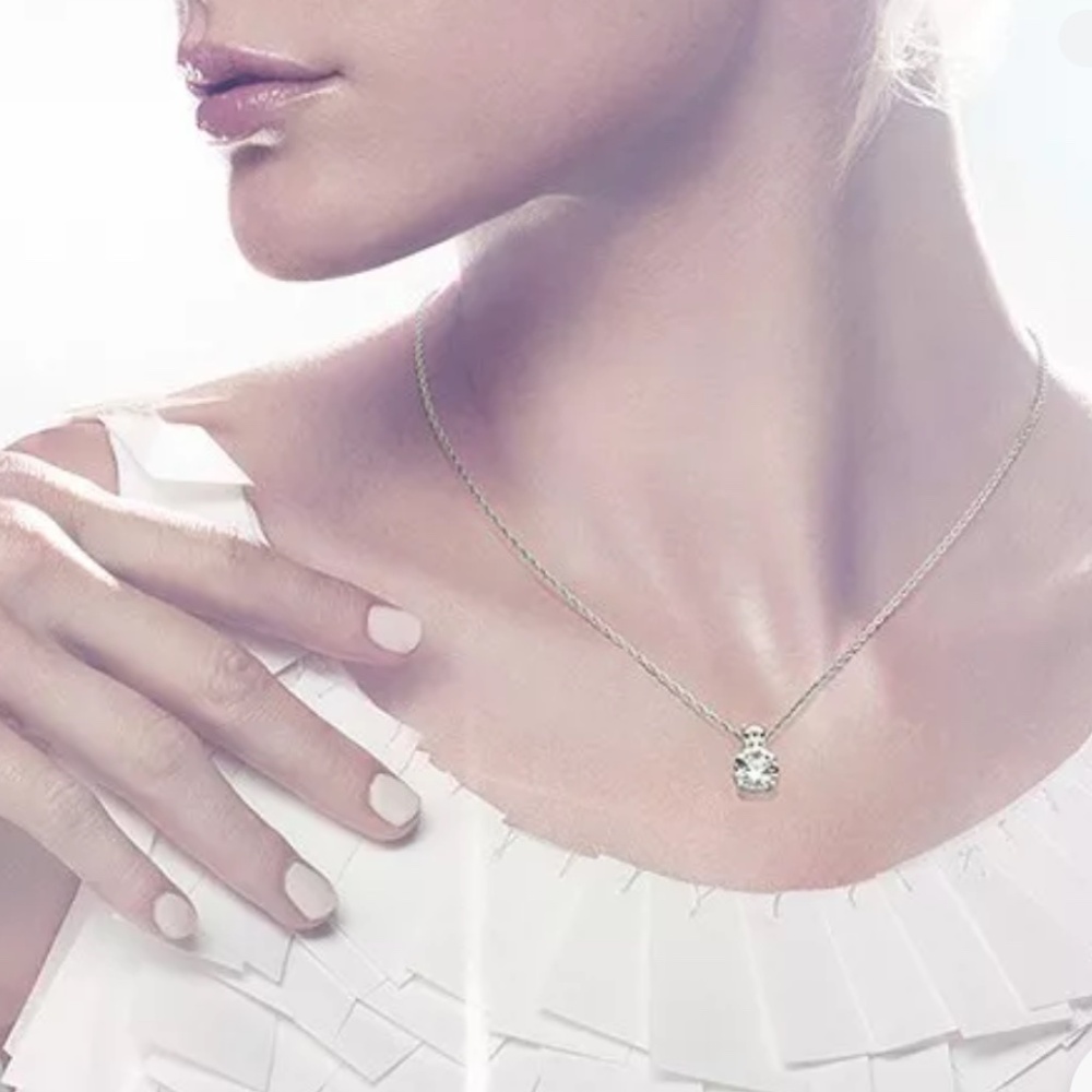 NWT Swarovski solitaire necklace